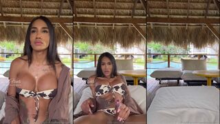 Laura Saenz Flashing Dick In Public