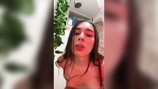 Alexiaaalopez Masturbates In The Shower