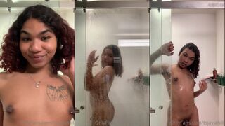 TsJaylaHill sous la douche