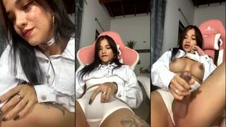 Sticky Hand Of Melissa Caro Mejia