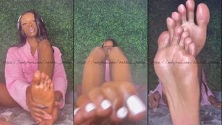 Barbiie Balla vidéo fétichiste des pieds