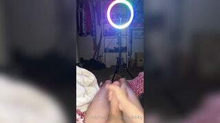 Zaliyahbby Masturbates With Huge Cumshot