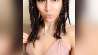 Luma Lavont Masturbates On The Couch With Cumshot