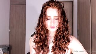 Nicolle Bolivar Masturbates On Live Cam
