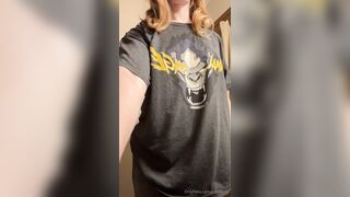 Cumbrain Teasing In Jeans