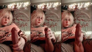 Neko Onyushka se masturbe avec sa bite en gros plan