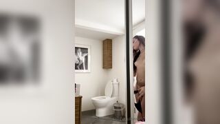 Theestefania Striptease And Booty Shake With Mirror Play