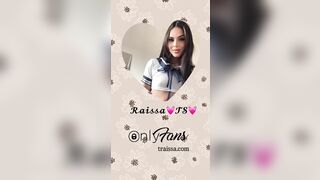 Cosplayer Latina loves jerking to her ass hole