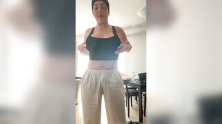 Sophie Luxe Quick Standing Masturbation With Gape