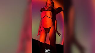 FemGape Erotic Play In The Mirror